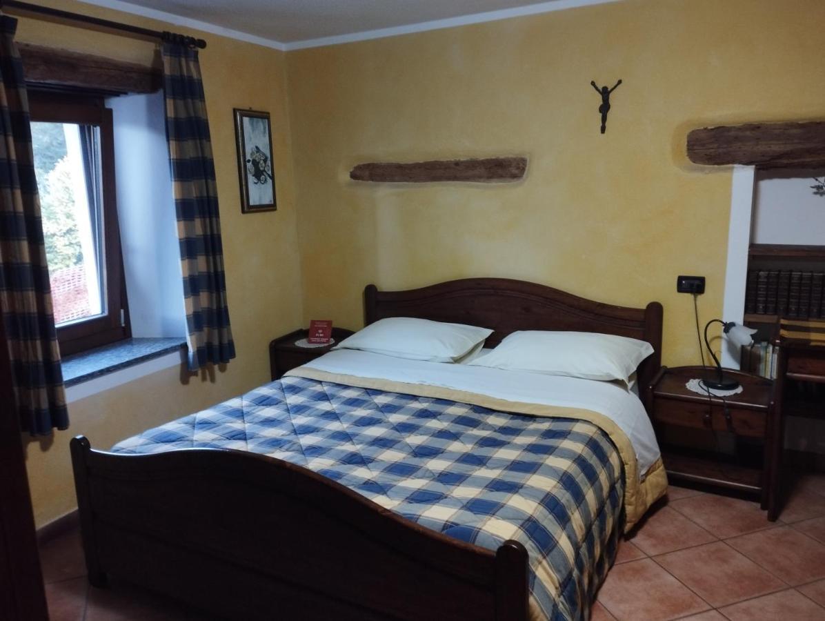 Chambres D'Hotes Les Fleurs Pila  Exterior photo